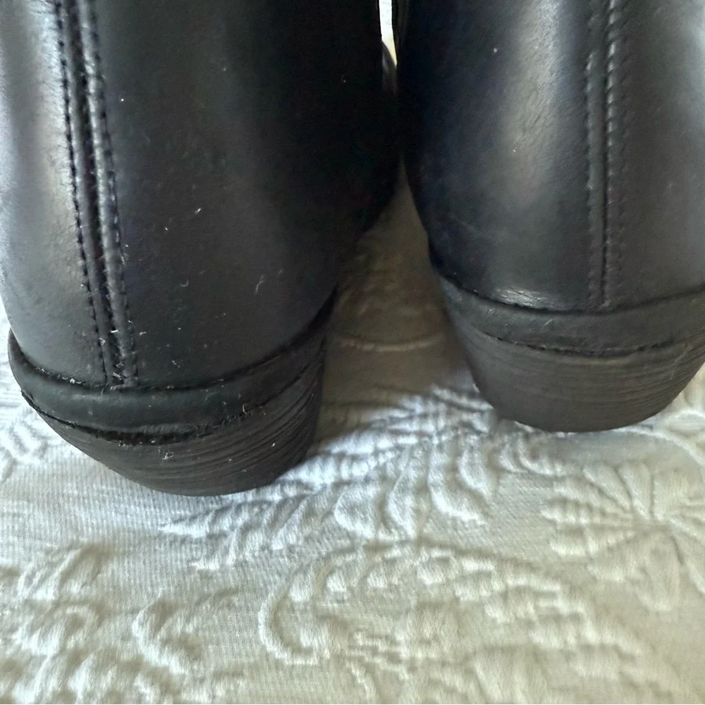 Fly London chic black